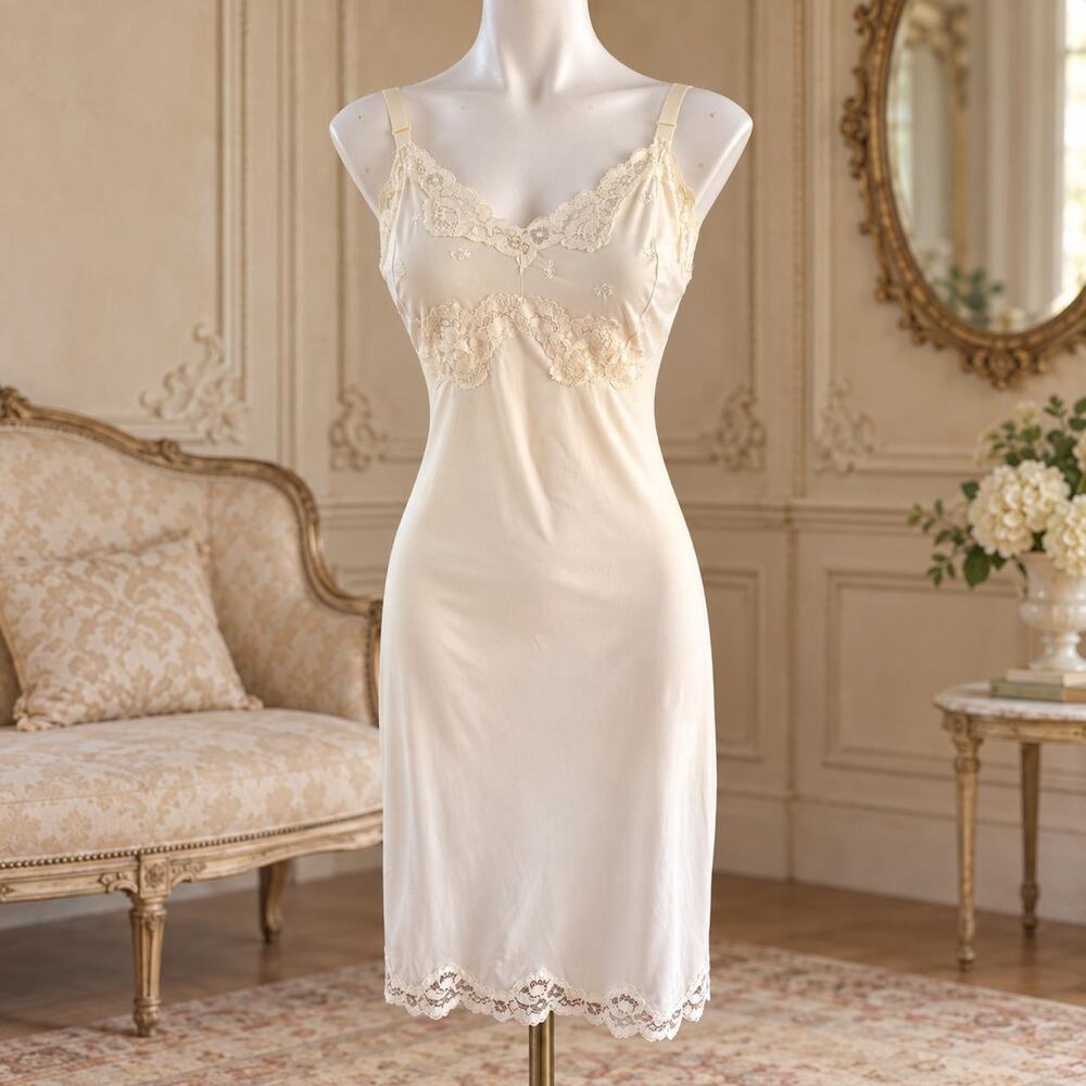 Vintage Philmaid 1970s Ivory Nylon Embroidered Double Lace Full Slip Size 36